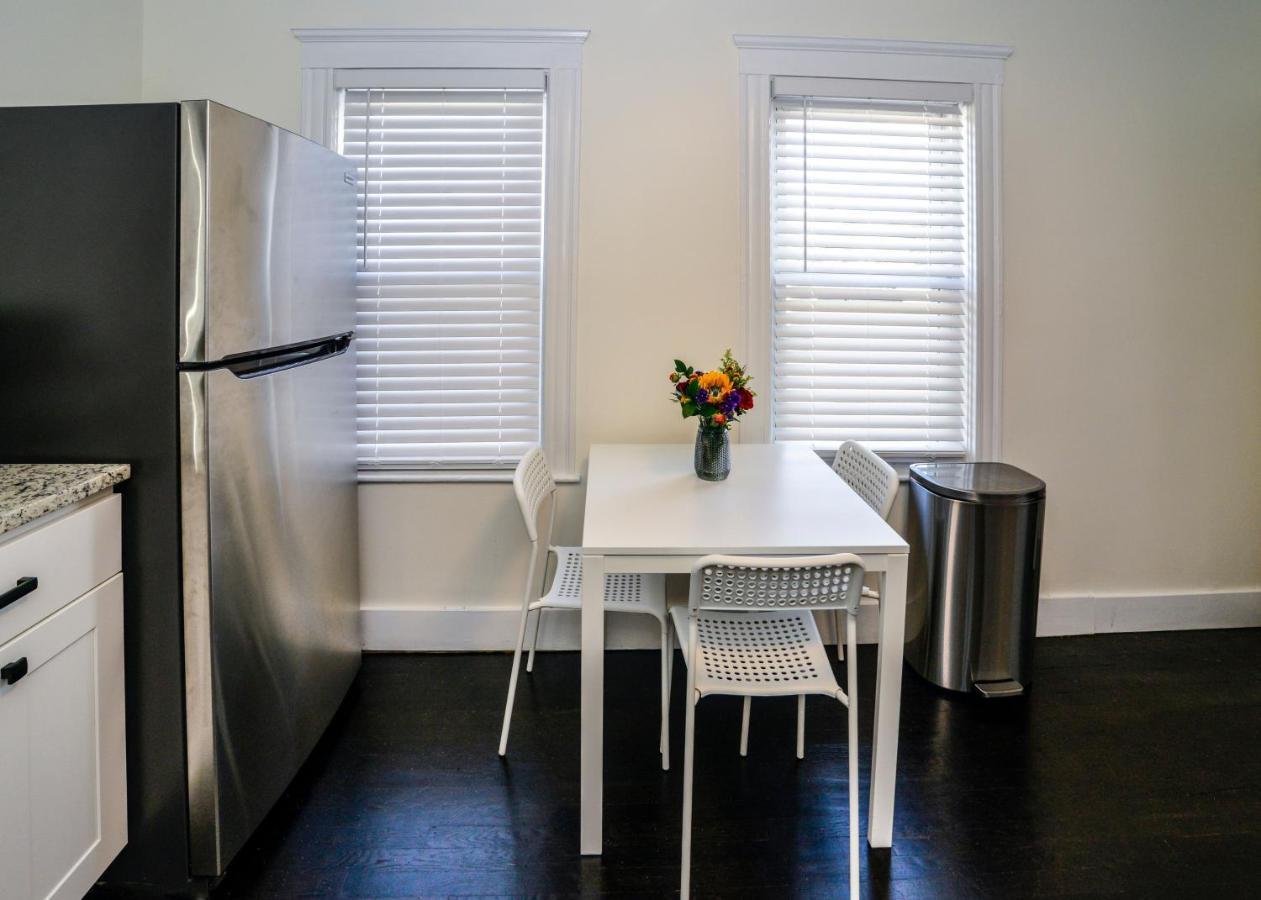 Modern Two Bedroom Condo - Boston Stoneham Eksteriør billede